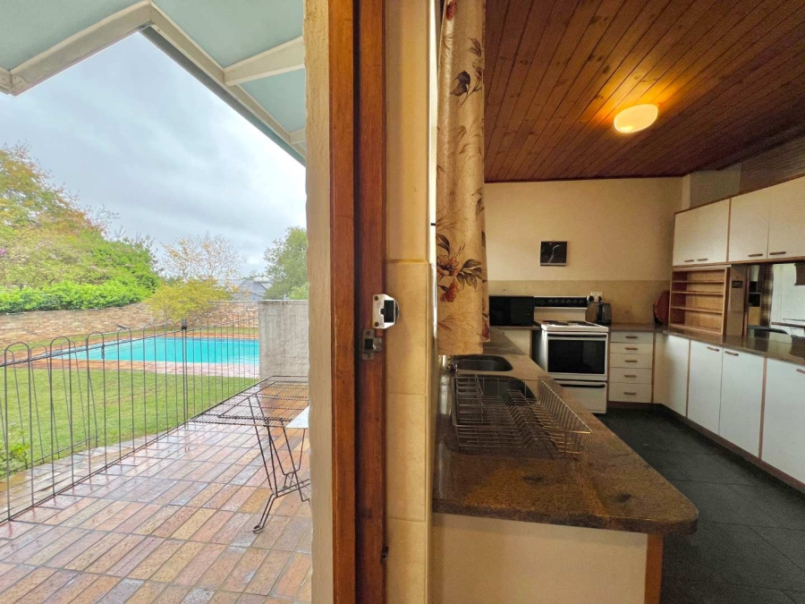 4 Bedroom Property for Sale in Uniepark Western Cape